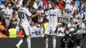 Di María felicita a Higuaín tras el 1-0.