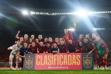 La selección española celebra la clasificación para los Juegos Olímpicos y la final de la Nations League.