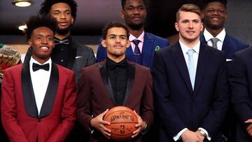 NEW YORK, NY - JUNE 21: Collin Sexton, Marvin Bagley III, Trae Young, Deandre Ayton, Luka Doncic and Mohamed Bamba pose for a photo before the 2018 NBA Draft at the Barclays Center on June 21, 2018 in the Brooklyn borough of New York City. NOTE TO USER: U