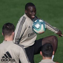 Zidane recupera a su cinturón de seguridad ante el City