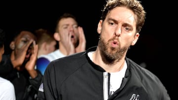 Pau Gasol, antes de un partido contra los Phoenix Suns de esta temporada.