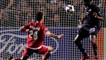 <b>EL GOL. </b>Chamakh remata y bate a Lloris haciendo el 1-0.
