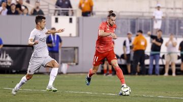 Gareth Bale prepares to score Real Madrid's second.