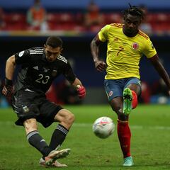 Papá del Dibu Martínez habla del enojo de su hijo ante Colombia