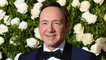 Kevin Spacey revela que ahora vive &quot;como hombre gay&quot; tras responder a las acusaciones de acoso sexual del actor Anthony Rapp.