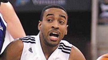 <b>LÍDER BLANCO. </b>Louis Bullock es la principal arma ofensiva del Madrid y promedia 18,1 puntos por partido.