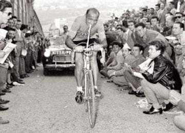 En 1955 se convirtió en el ganador más viejo del Giro con 34 años y 6 meses. También ganó las ediciones de 1948 y 1951.