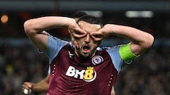 McGinn celebra el segundo gol del Aston Villa.