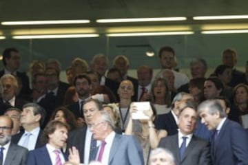 Gran ambiente en el palco del Bernabéu. 