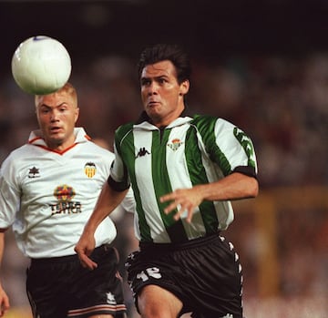 Jugó con el Betis la temporada 98/99