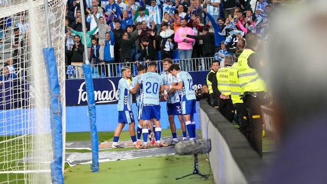 El Málaga gana al Huesca a la ruleta rusa