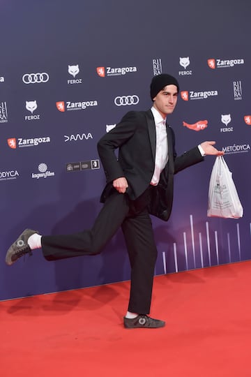 El actor Álex Monner, protagonista de La Ruta, en la alfombra roja.