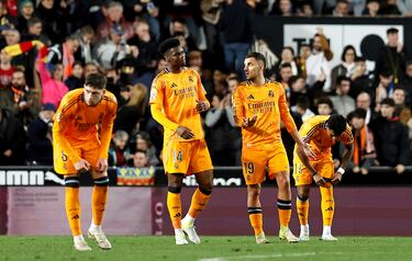 1-0. Los jugadores del Real Madrid, Valverde, Tchouameni, Ceballos y Rodrygo tras el primer tanto de Hugo Duro.