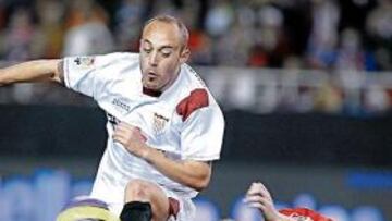 <b>LA POLÉMICA. </b>En esta jugada, Iturralde interpretó que Javi García dio al balón con la mano. Las imágenes lo desmienten.