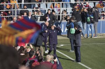 Más de 11.000 aficionados disfrutan de sus ídolos en el entrenamiento en el Miniestadi