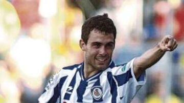 <b>'IÑIGOL' FUE EL GOLEADOR RÉCORD DE SEGUNDA B HACE DOS AÑOS</b>. Procedente del Sporting de Herrera, Iñigol Díaz de Cerio consiguió la friolera de 41 goles en 87 partidos con la Real Sociedad B. En la campaña 2005-06 metió 26, la mejor cifra de toda la Segunda B. La pasada temporada marcó siete tantos en Primera, antes de bajar.