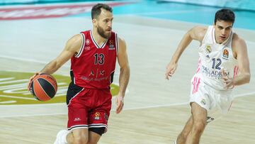 Sergio Rodriguez of Milan and Carlos Alocen Arrondo of Real Madrid in action during Eurolegue basketball match played between Real Madrid and AX Armani Exchange Milan at Wizink Center on January 08, 2021 in Madrid, Spain.
AFP7
08/01/2021 ONLY FOR USE IN SPAIN