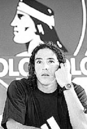 Cristián Uribe llegó a Colo Colo en 1999 tras un buen paso por Huachipato, pero en Cacique tuvo un irregular cometido. Luego partió a Portugal.