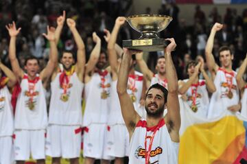 En 2009, España conquistó el oro en el Eurobasket de Polonia tras un gran torneo y una final en la que barrió a Serbia (85-63). En la final, la Selección se fue al descanso 23 puntos por encima en el marcador.
