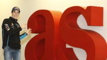 CUMPLIÓ. Álex Márquez aseguró al acabar la temporada pasada que vendría a AS a celebrar el título de campeón de Moto3 si se coronaba y ayer cumplió su palabra.