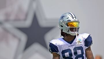 OXNARD, CA - AUGUST 01: Wide receiver CeeDee Lamb #88 of the Dallas Cowboys looks on during training camp drills at River Ridge Fields on August 1, 2022 in Oxnard, California.   Jayne Kamin-Oncea/Getty Images/AFP
== FOR NEWSPAPERS, INTERNET, TELCOS & TELEVISION USE ONLY ==