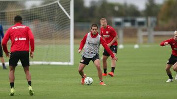 Sigue la sequía, Chicharito falló un penal en la Florida Cup