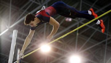 Didac Salas exculpa a Vueling pese a perder sus pértigas