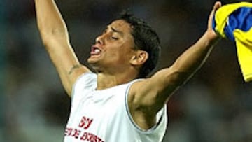 <b>GOL DECISIVO.</B> Un gol del 'Príncipe' Hernández ha dado el pase a semifinales a la selección de Maturana.