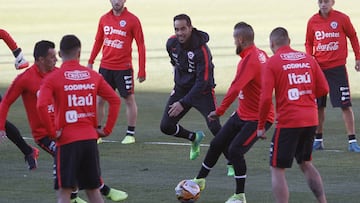 Los 13 chilenos al borde de la suspensión frente a Bolivia