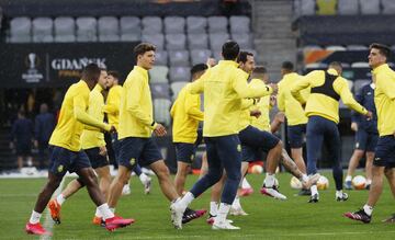 Pau Torres, Dani Parejo y Gerard Moreno.