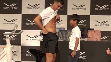 During an event to promote Cristiano Ronaldo’s fitness brand Sixpad, a young fan in Japan showed off his abs to Ronaldo before asking to see his abs too.