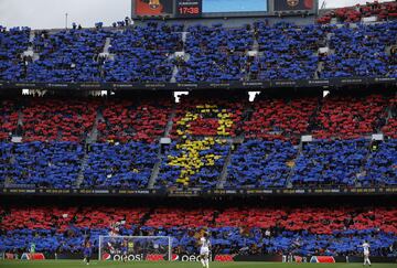 El partido de Champions entre Barcelona y Real Madrid ha batido el récord mundial de asistencia a un partido de fútbol femenino con 91.553 espectadores. El aspecto del Camp Nou era espectacular. 