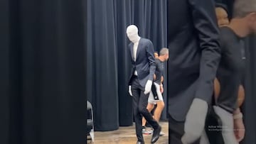 Victor Wembanyama apareció disfrazado de Slenderman por Halloween