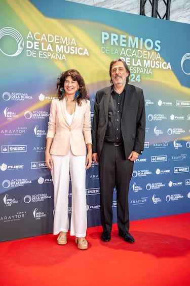 La Ministra de Igualdad, Ana Redondo, posa en la alfombra roja de los Premios de la Academia de la Música.