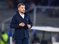 Nicolas Larcamon head coach of Cruz Azul during the semi-finals first leg match between Cruz Azul and Tigres UANL, as part of the Liga BBVA MX, Torneo Apertura 2025 at Olimpico Universitario Stadium, on December 03, 2025 in Mexico City, Mexico.