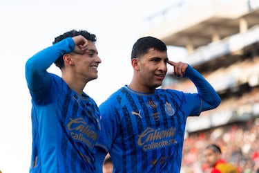 Chivas mantiene el paso perfecto: 3-2 sobre San Luis