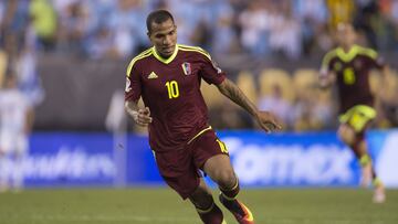 Cruz Azul aún no inscribe a Rómulo Otero en la Liga MX por el transfer