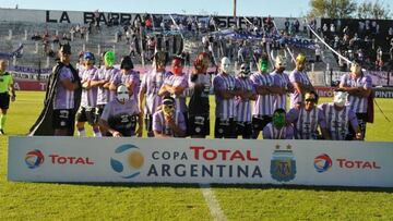 La ins¨®lita salida al campo del Sacachispas en la Copa Argentina