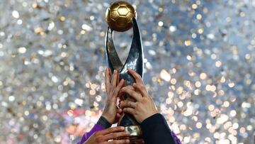 FILE PHOTO: Soccer Football - African Champions League Final - Zamalek v Al Ahly - Cairo International Stadium, Cairo, Egypt - November 27, 2020  Al Ahly celebrate with the trophy after winning the final REUTERS/Amr Abdallah Dalsh/File Photo