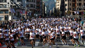 Una marea rojiblanca de 10.000 corredores inunda Bilbao en la 34 Herri Krosa