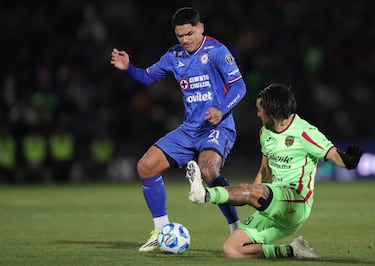 ‘Toro’ Fernández pierde la cabeza y Cruz Azul se queda sin delantero