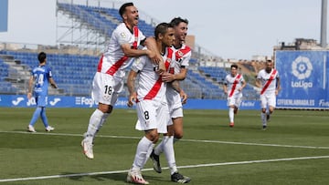 &Aacute;lvaro y Comesa&ntilde;a celebran el 0-2 con Trejo.