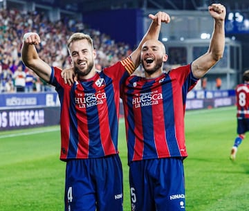 No marcó ni asistió, pero su acción con 0-0 le vale un sitio en este once. Corría el minuto 19, cuando un balón que se paseó por el área llegaba a Calatrava. El delantero logró golpear, aunque nada cómodo, justo delante de la meta. Sin embargo, por allí apareció Jérémy Blasco para salvar el tanto.