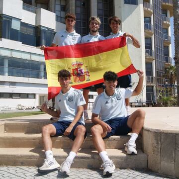 Álvaro Ginés, David Mella y Pol Fortuny (arriba) y Rodrigo Mendoza y Víctor Moreno (abajo).