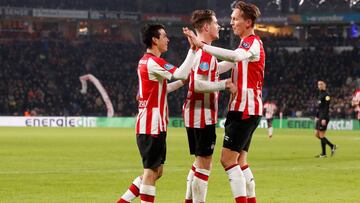 Hirving Lozano hace dos asistencias en goleada del PSV