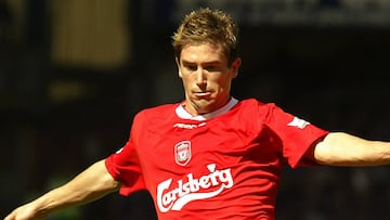 Harry Kewell durante un partido en Goodison Park, estadio del Everton, con el Liverpool. 