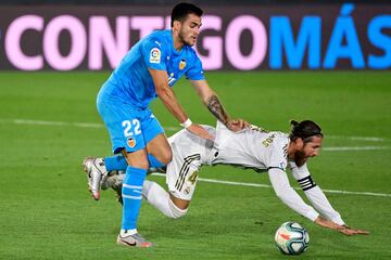  Maxi Gómez y Sergio Ramos.