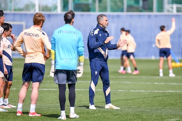 Gaizka Garitano: El equipo hace lo que tiene que hacer para ganar en cada momento