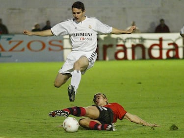 El canterano madridista debutó con el primer equipo en la temporada 2003/04 con Queiroz en el banquillo. 