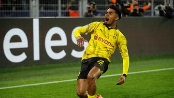 Soccer Football - Champions League - Quarter Final - Second Leg - Borussia Dortmund v Atletico Madrid - Signal Iduna Park, Dortmund, Germany - April 16, 2024  Borussia Dortmund's Ian Maatsen celebrates scoring their second goal REUTERS/Thilo Schmuelgen